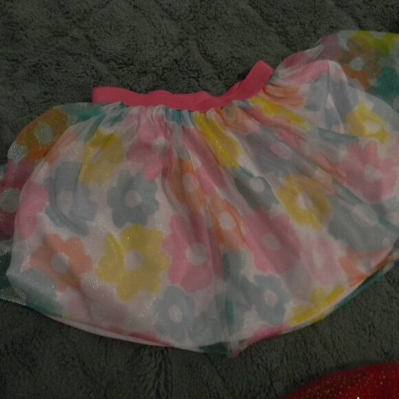 Girl's bundle of 4 tulle tutu shimmery skirts and Dress Size 5 - Picture 5 of 6